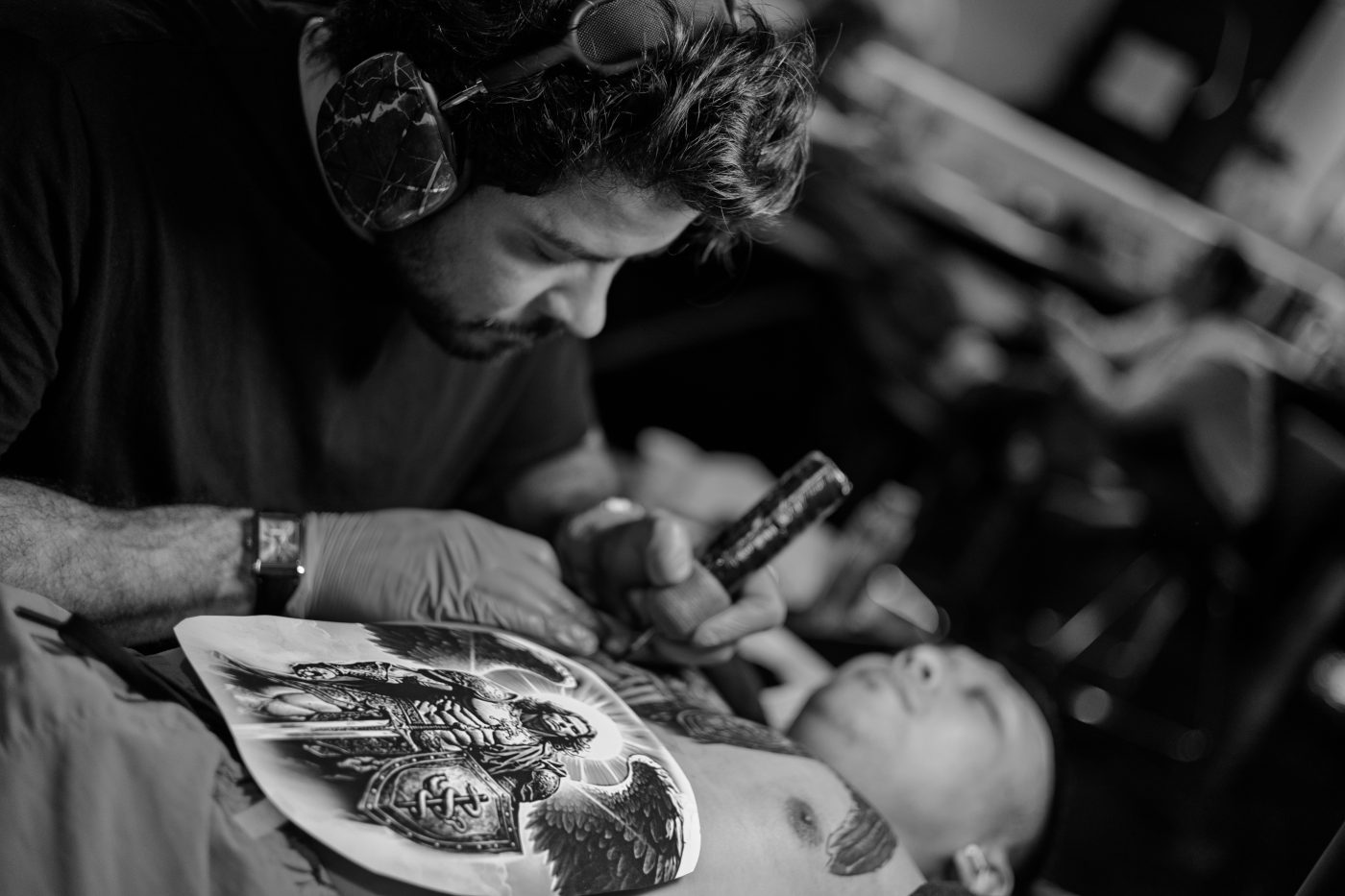 Ramon Rodrigo tattooing a client in studio