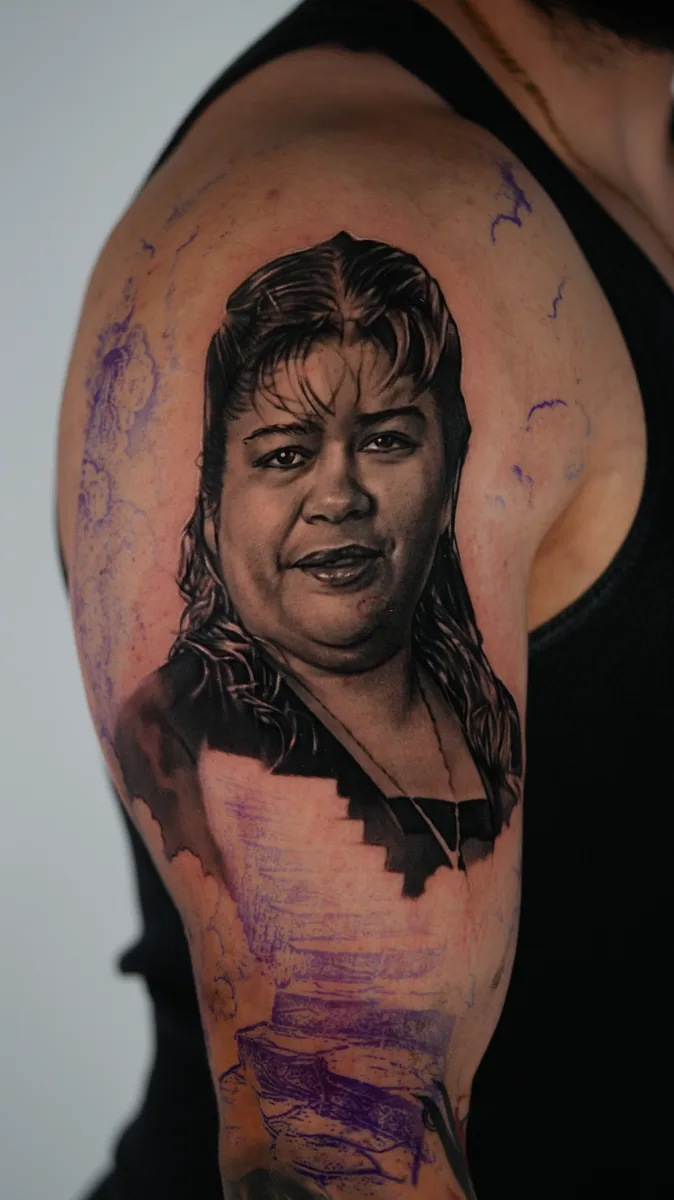 Female portrait shoulder tattoo by Ramon Rodrigo